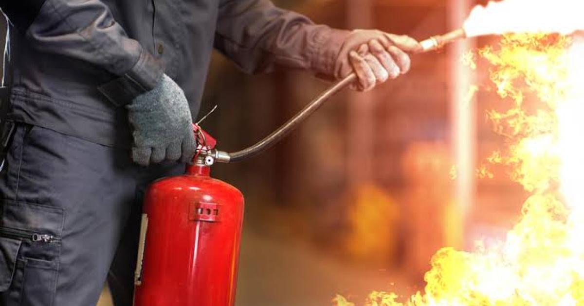 Kinshasa : après l’incendie de la salle Panacée, la question du coût des extincteurs