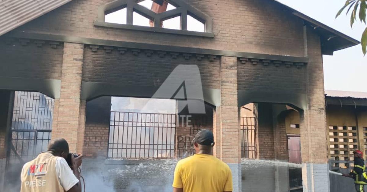 Kinshasa : après la salle Panacée, un nouvel incendie ravage le Petit collège Saint Pierre