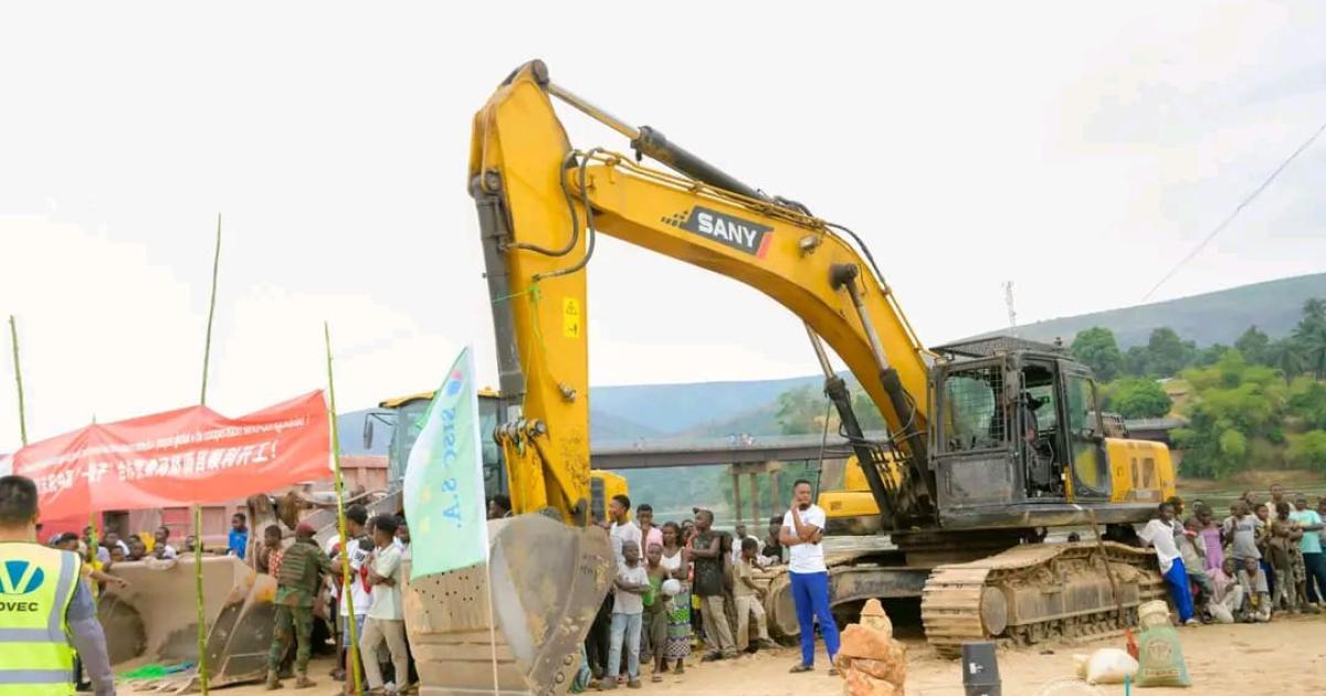 Kwango : sur la RN 1, les travaux de construction d'un nouveau pont lancés sur la rivière Kwango en remplacement de celui construit vers 1970