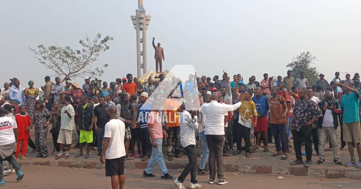 Des militants de l'opposition rassemblés à l'Echangeur de Limete