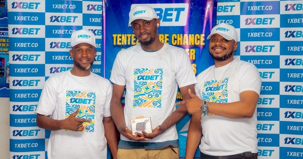 AS Vita Club Players Handed Prizes to Winners of 1xBet Promotion in DR Congo