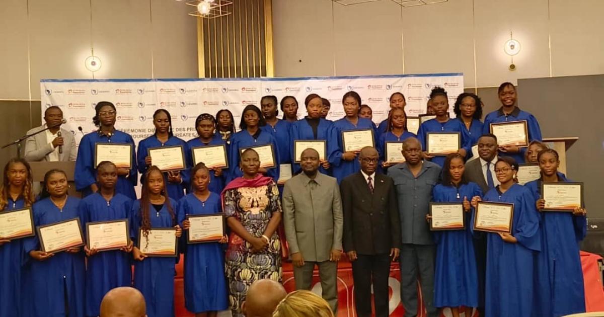 RDC : 50 bourses d'études remises à de jeunes filles lauréates du concours « Les mathématiques au féminin »