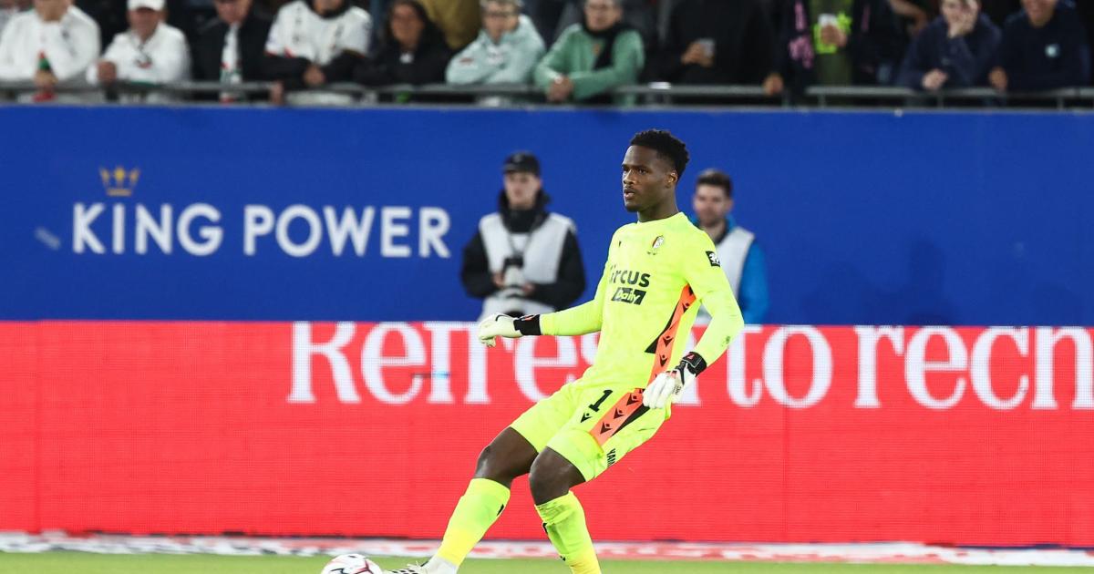 D1 Belgique: Malgré une grosse prestation de Mathieu Epolo, le Standard concède un 3ème revers de suite face à Charleroi de Fredddy Mbemba et Mardochée Nzita