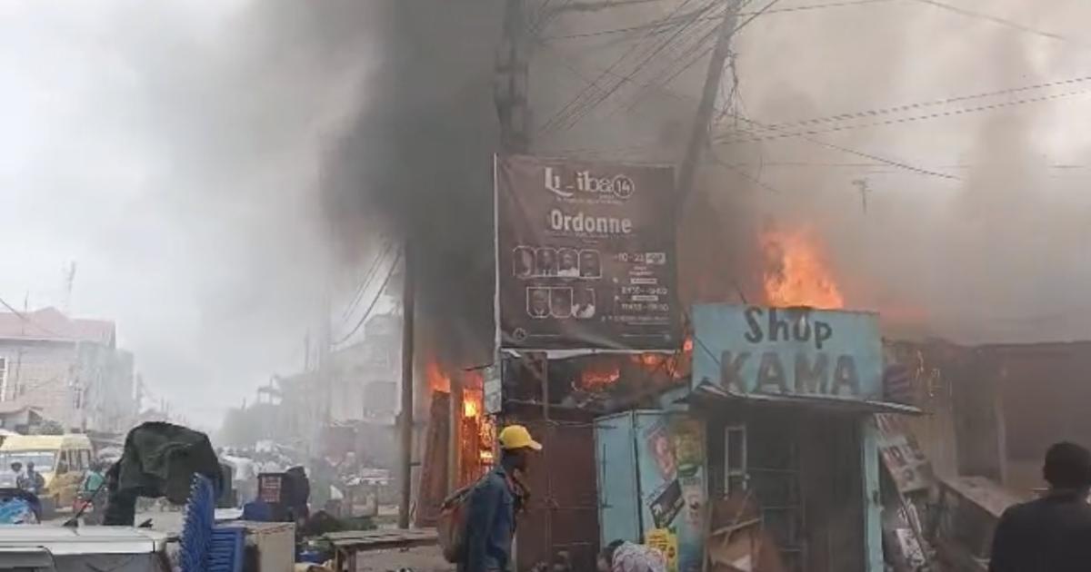 Kinshasa : un incendie ravage plusieurs boutiques et une église à Ngaliema