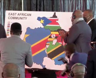 Félix Tshisekedi lors de la signature du traité d’adhésion de la RDC à l’EAC