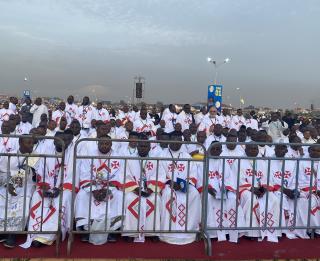 Les prêtres à Ndolo lors de la messe papale