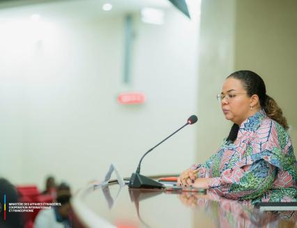 Thérèse Kayikwamba Wagner face aux ambassadeurs et diplomates accrédités en RDC