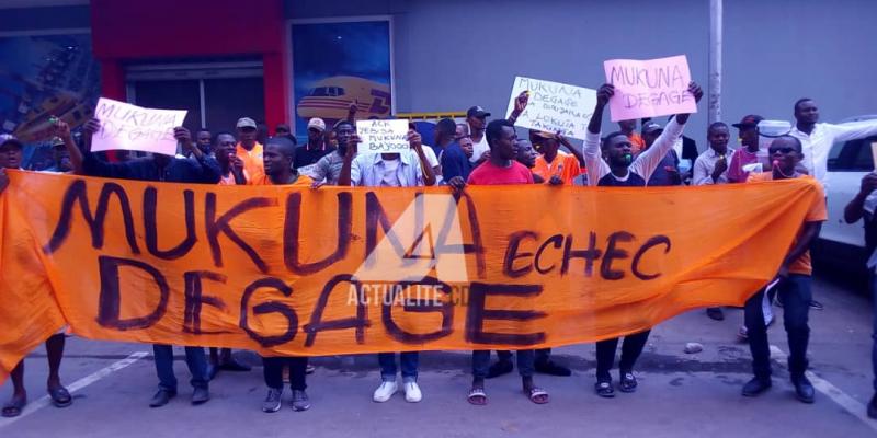 Les supporteurs devant l'Hôtel de ville de Kinshasa (Photo ACTUALITE.CD)