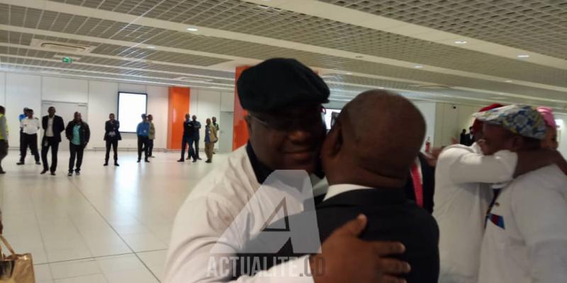 Tshisekedi et Kamerhe à l'aéroport / Ph. Christine Tshibuyi