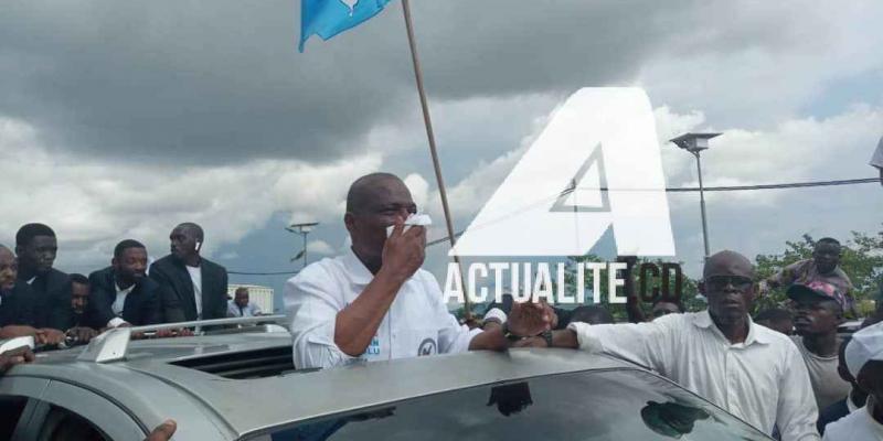 Le convoi de Martin Fayulu quitte l'aéroport de N'djili