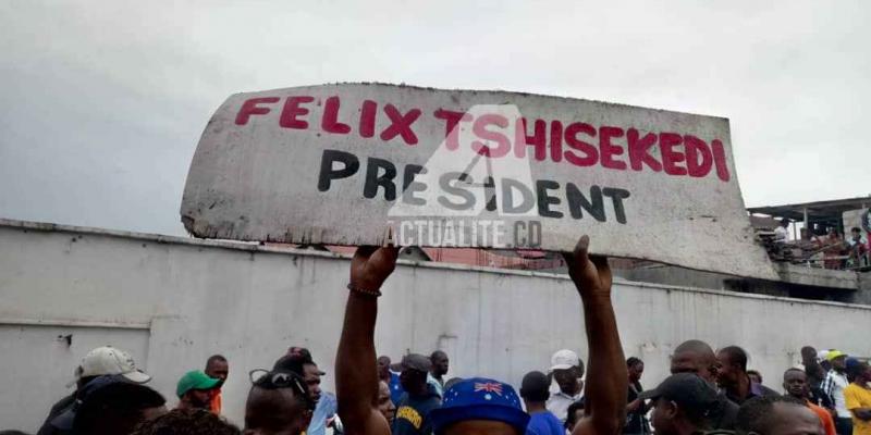 Les militants de l'UDPS au siège du parti à Kinshasa/Ph. Christine Tshibuyi