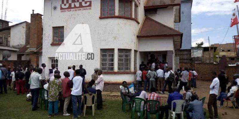 Quelques jeunes de l'UNC Bukavu en sit-in pour constester le choix de Martin Fayulu comme candidat de l'opposition à la présidentielle