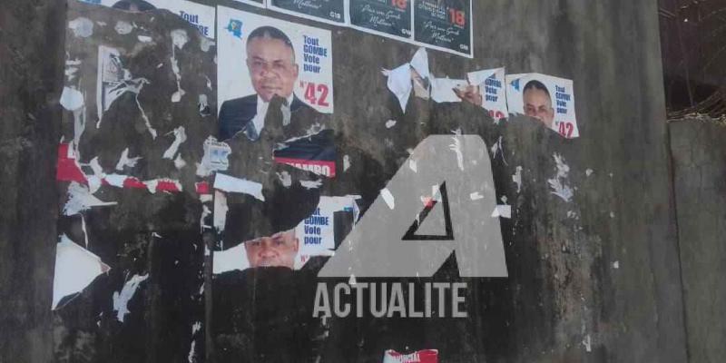 Les photos de campagne des candidats arrachées par des personnes inconnues à Kinshasa
