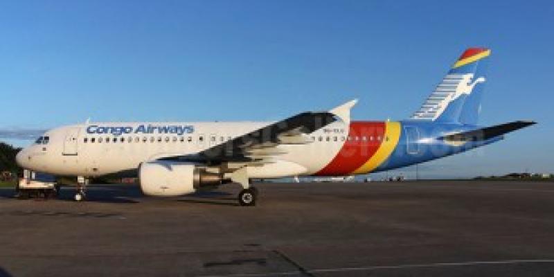 Vue de l'extérieur d'un avion du Congo Airways