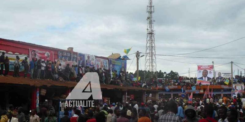 Des militants amassés au rond-point VGH à Butembo pour accueillir Martin Fayulu