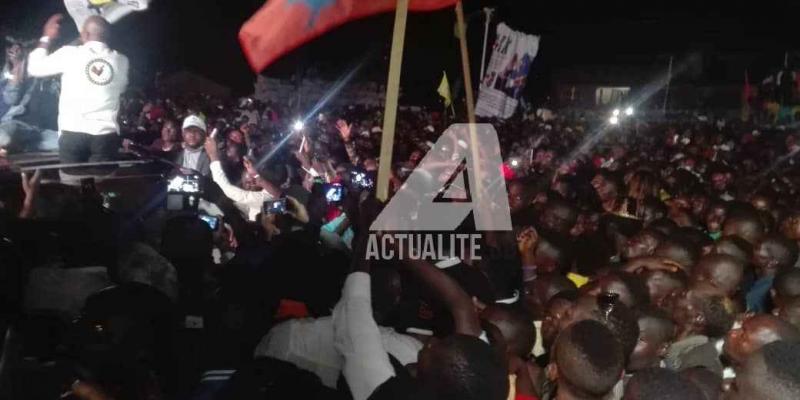 Les militants de l'opposition en meeting de Martin Fayulu au rond-point du 30 juin à Beni