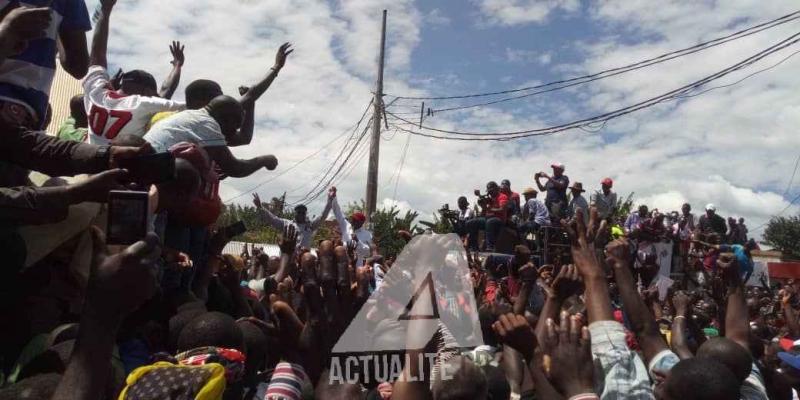 Une foule immense ovationne Vital Kamerhe et Félix Tshisekedi à Katana