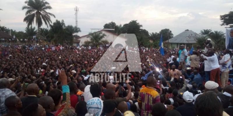 Les militants de l'UDPS au meeting de Félix Tshisekedi et Vital Kamerhe à la place de l'indépendance à Kananga.