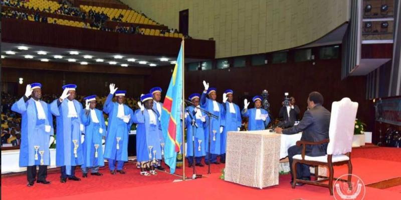 Prestation de serment des juges de la Cour constitutionnelle devant Joseph Kabila/Ph. présidence de la république.