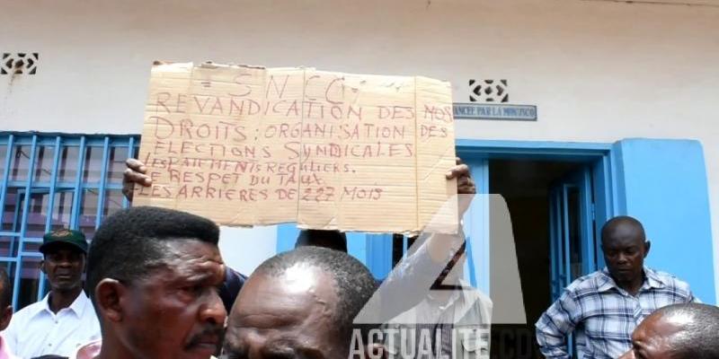 Manifestation des agents de la SNCC à Lubumbashi pour réclamer le paiement de 227 mois d'arriérés  