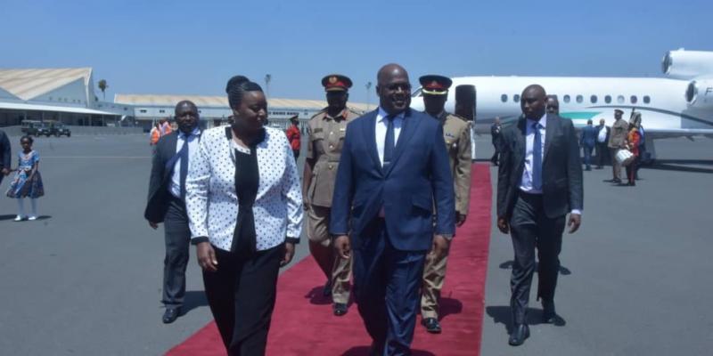 Félix Tshisekedi, accueilli à l'aéroport international Jomo Kanyata de Nairobi.