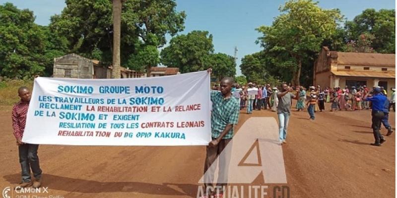 Marche des agents de la SOKIMO à Watsa/Ph.Héritier Mungumiyo
