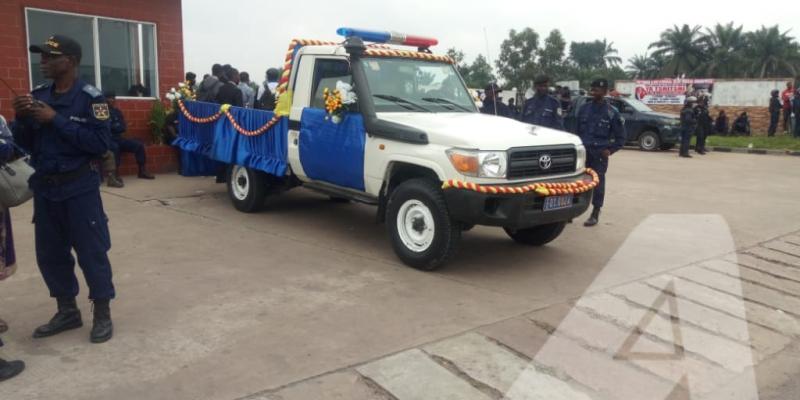 Le pick up qui va transporter la dépouille d'Etienne Tshisekedi de la morgue de l’hôpital du cinquantenaire au stade des Martyrs.