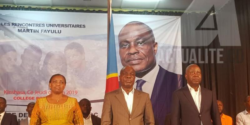 Eve Bazaiba, Martin Fayulu et Adolphe Muzito pendant un colloque avec les étudianst