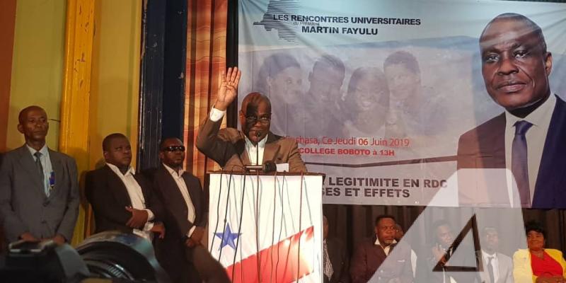 Martin Fayulu en colloque avec les étudiants