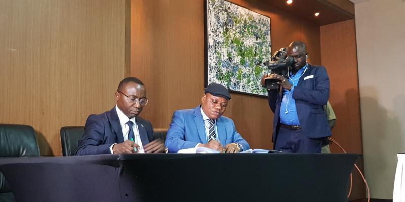 FCC-CACH lors de la signature de l'accord pour la constitution du gouvernement