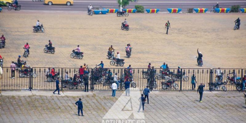 Illustration de la manifestation mercredi à Kinshasa aux abords du Palais du peuple 