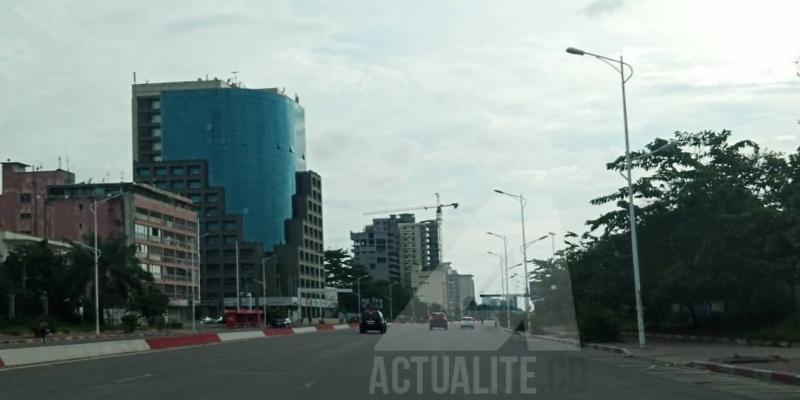 Une vie du boulevard du 30 juin, Kinshasa. Ph. ACTUALITE.CD