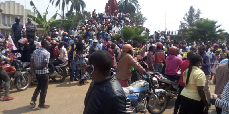 Militants de l'UNC manifestant à Walendu/Ph. ACTUALITE.CD