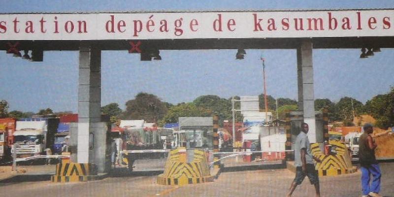 Station de péage de Kasumbalesa (Haut-Katanga). Ph. droits tiers