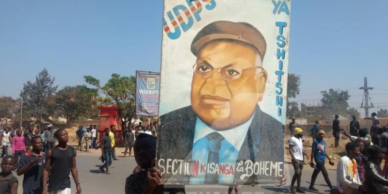 Effigie d'Étienne Tshisekedi lors d'une marche des militants de l'UDPS à Lubumbashi/Ph. ACTUALITE.CD