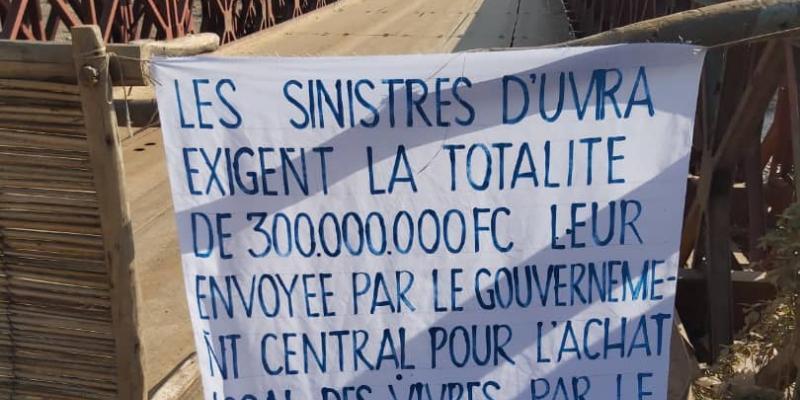 Une banderole des sinistrés d'Uvira lors d'une manifestation en Avril. Ph. Droits tiers.