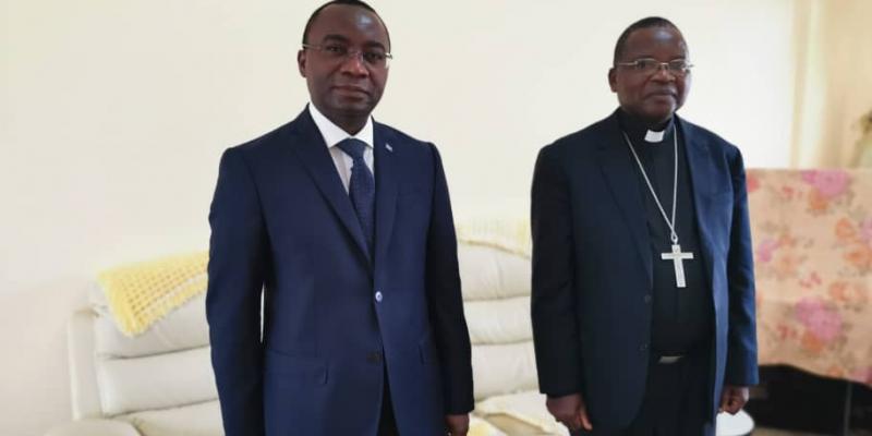 De gauche à droite. Néhémie Mwilanya et Mgr Marcelin Utembi/Ph. Droit tiers