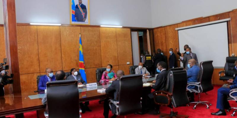 Sylvestre Ilunga, Jeanine Mabunda et Thambwe Mwamba en réunion/Ph droits tiers 