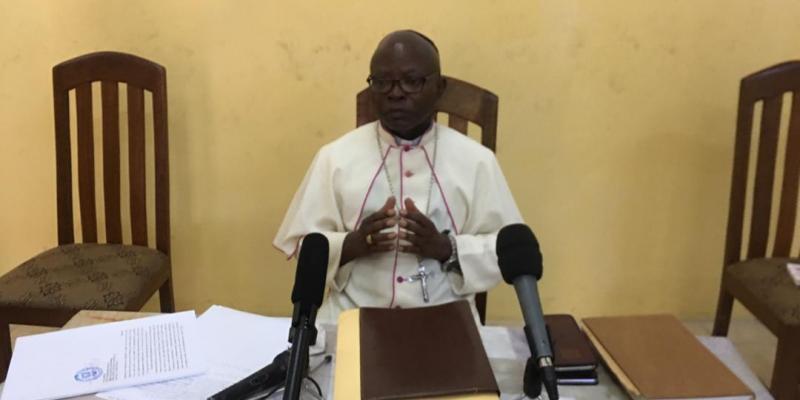 Mgr. Sébastien Muyengo en conférence de presse/Ph. droits tiers 