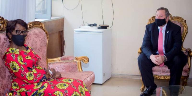 La ministre d'Etat des affaires étrangères Marie Tumba et Mike Hammer, ambassadeur des USA en RDC /Ph droits tiers