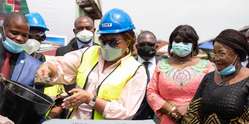 RDC : Denise Nyakeru a officiellement lancé les travaux de réhabilitation du Centre féminin « Maman Mobutu »