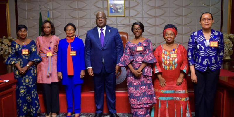Tshisekedi et la délégation des femmes "d'exception"/Ph. presse présidentielle