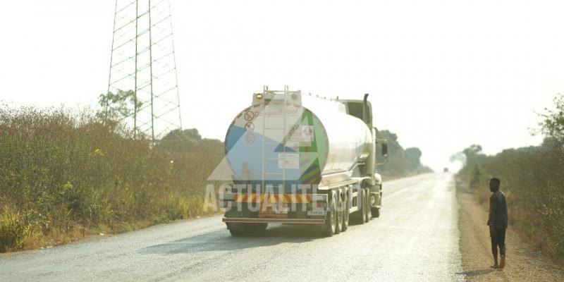 Un camion poids lourd sur la RN1 Matadi-Kinshasa/Ph ACTUALITE.CD 