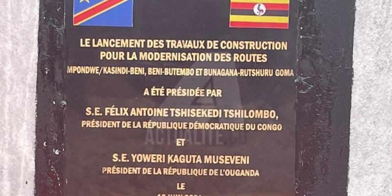 La stèle symbolisant le lancement des travaux de construction des routes entre la RDC et l'Ouganda/Ph ACTUALITE.CD 