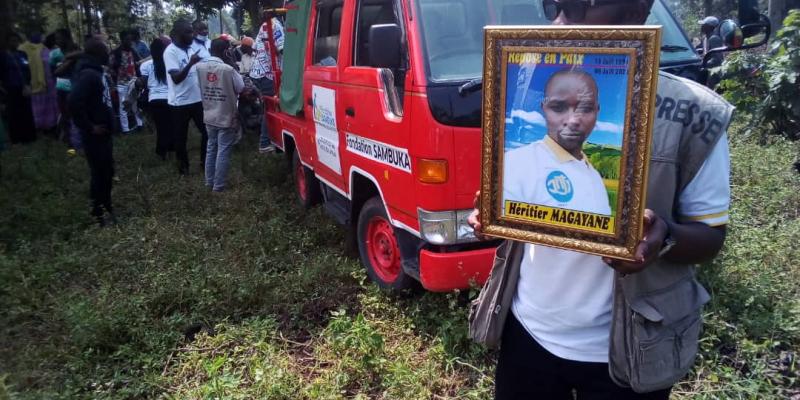 Inhumation d'un journaliste tué à la machette par des inconnus à Rutshuru