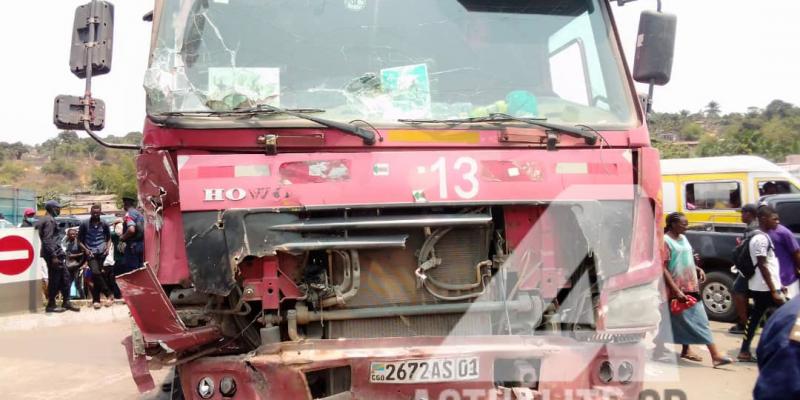 Accident d'un camion à Mont Ngafula/Ph ACTUALITE.CD 