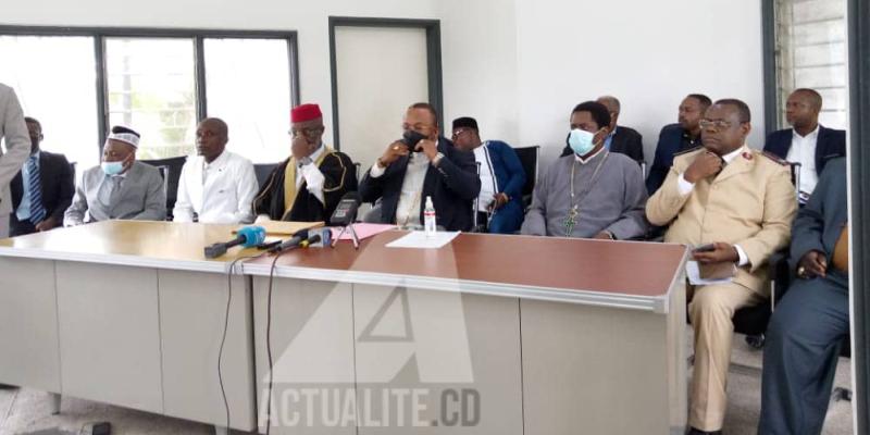 Les six confessions religieuses en conférence de presse au siège de la CIME le 4 octobre 2021
