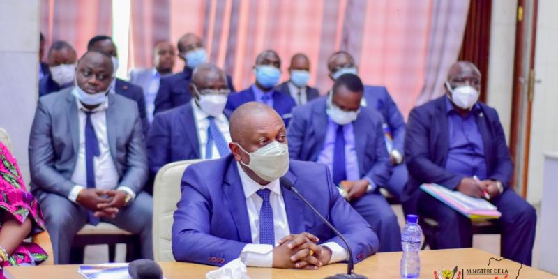 Le ministre de la santé Jean Jacques Mbungani lors de son audition à la commission socio-culturelle de l'Assemblée nationale 