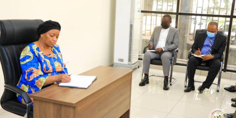 Ève Bazaiba et son cabinet 
