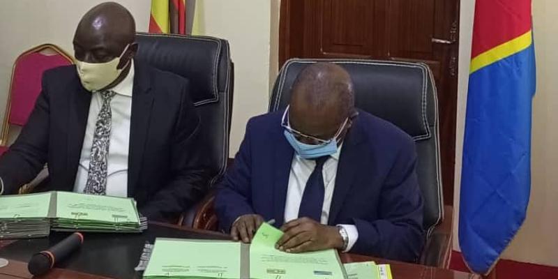 Signature d'un accord de coopération militaire RDC-Ouganda